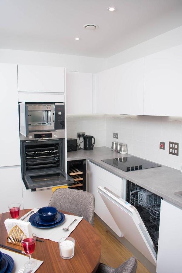 Exoticstay Apartments - Ultra Luxe Top Floor Suite - City Centre Apartment With Cube View - Smart 4K Tv With Ultrafast Wifi & Netflix Birmingham Kültér fotó
