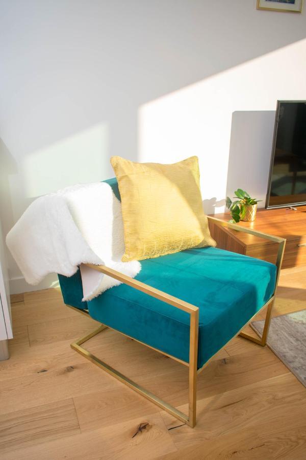 Exoticstay Apartments - Ultra Luxe Top Floor Suite - City Centre Apartment With Cube View - Smart 4K Tv With Ultrafast Wifi & Netflix Birmingham Kültér fotó